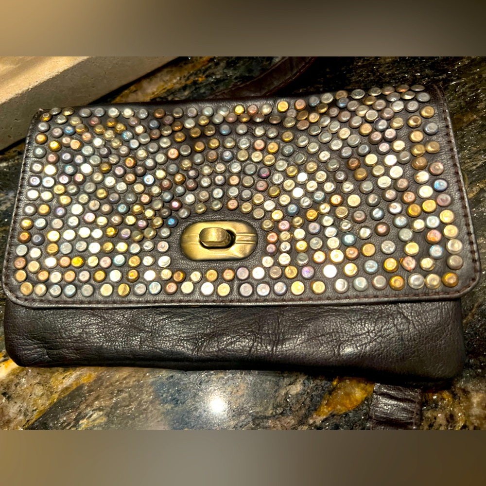 Gorgeous South American 💛🖤🤎 Mixed Metal Grommet Crossbody Black Leather Purse